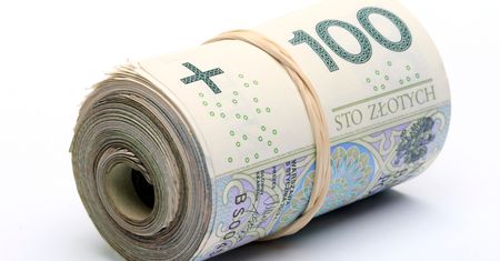 Sprzedawali przedmioty w sieci. Mieszkańcy Ostrowca stracili 17,5 tys. zł