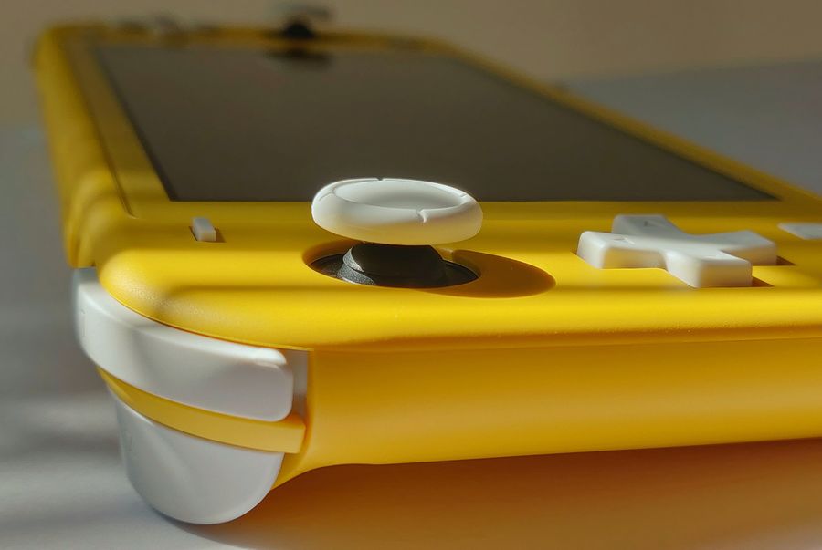 Oto konsola Nintendo Switch Lite. Przemyśl jej zakup