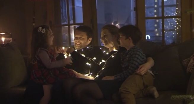 Małżeńskie perypetie przed Bożym Narodzeniem reklamują Mini Ratkę w PKO BP (wideo)