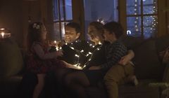 Małżeńskie perypetie przed Bożym Narodzeniem reklamują Mini Ratkę w PKO BP (wideo)