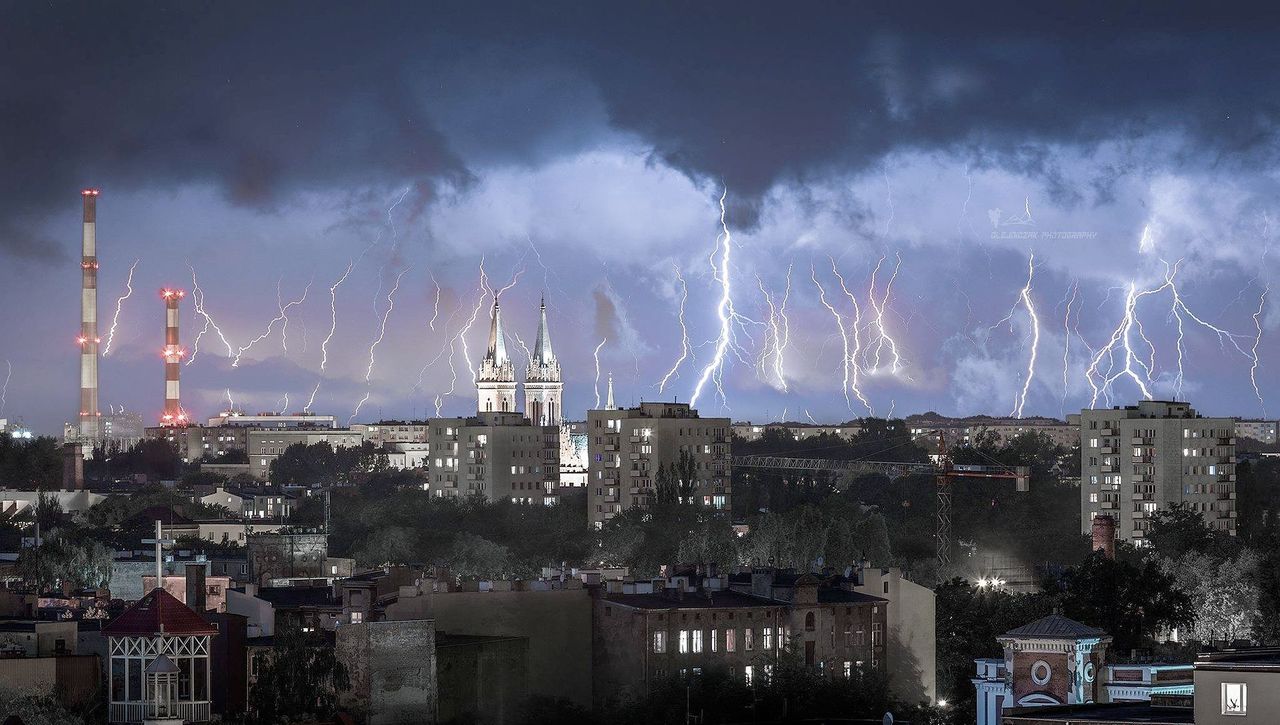 Uważajcie w weekend na możliwe burze 