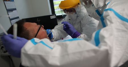 Koronawirus. Nowa prognoza epidemii. Olbrzymi wzrost zakażeń