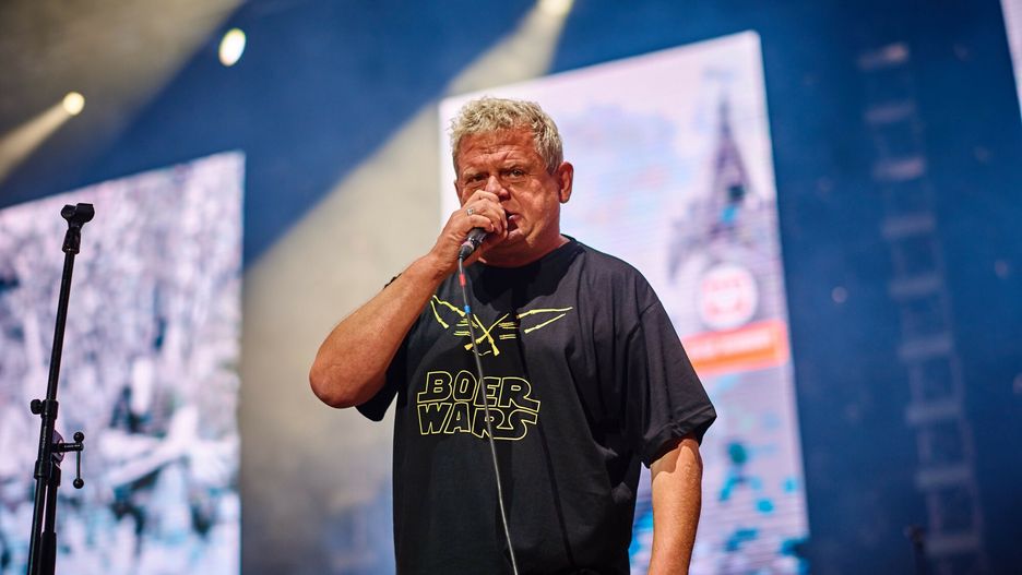 Pieniądze dla artystów. Lider Bayer Full krytykuje Kazika Staszewskiego z Kultu