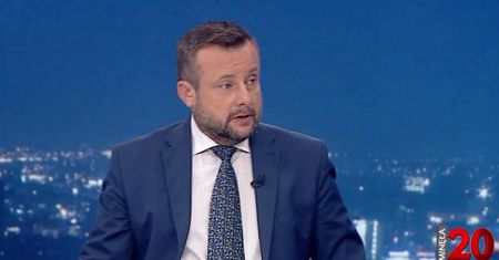 Z dnia na dzień wyleciał z TVP Info. Już ma nową pracę