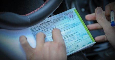 Kierowca nie włączył tachografu. Policja ukarała go po nowemu