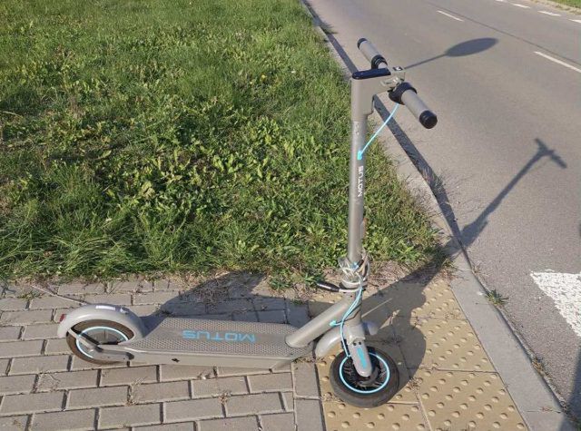 13-latka na hulajnodze potrącona na przejeździe dla rowerów (zdjęcia)
