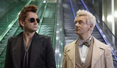 Michael Sheen i David Tennant w serialu "Dobry omen"