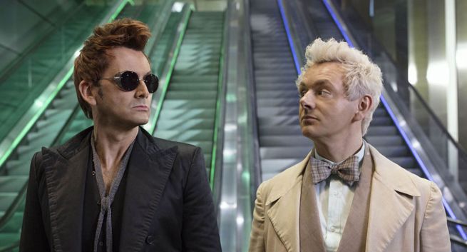 Michael Sheen i David Tennant w serialu "Dobry omen"