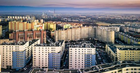 PiS zastawiło pułapkę na spółdzielnie. Bolesna luka w rządowej tarczy