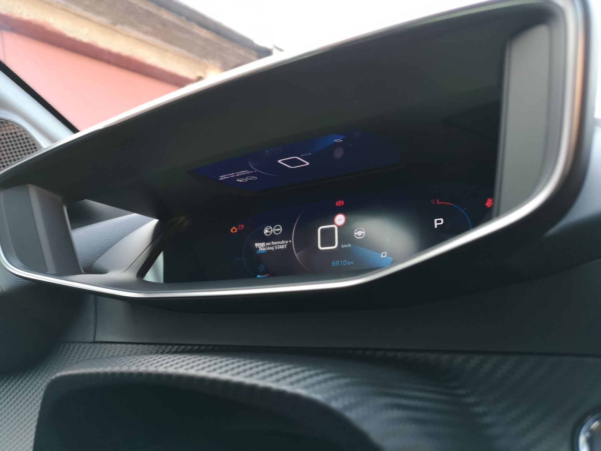 Peugeot 208 GT Line: wirtualne zegary 3D oraz obsługa systemu 3
