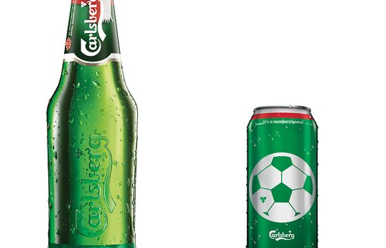 Carlsberg z mundialową wersją piwa w puszkach i butelekach