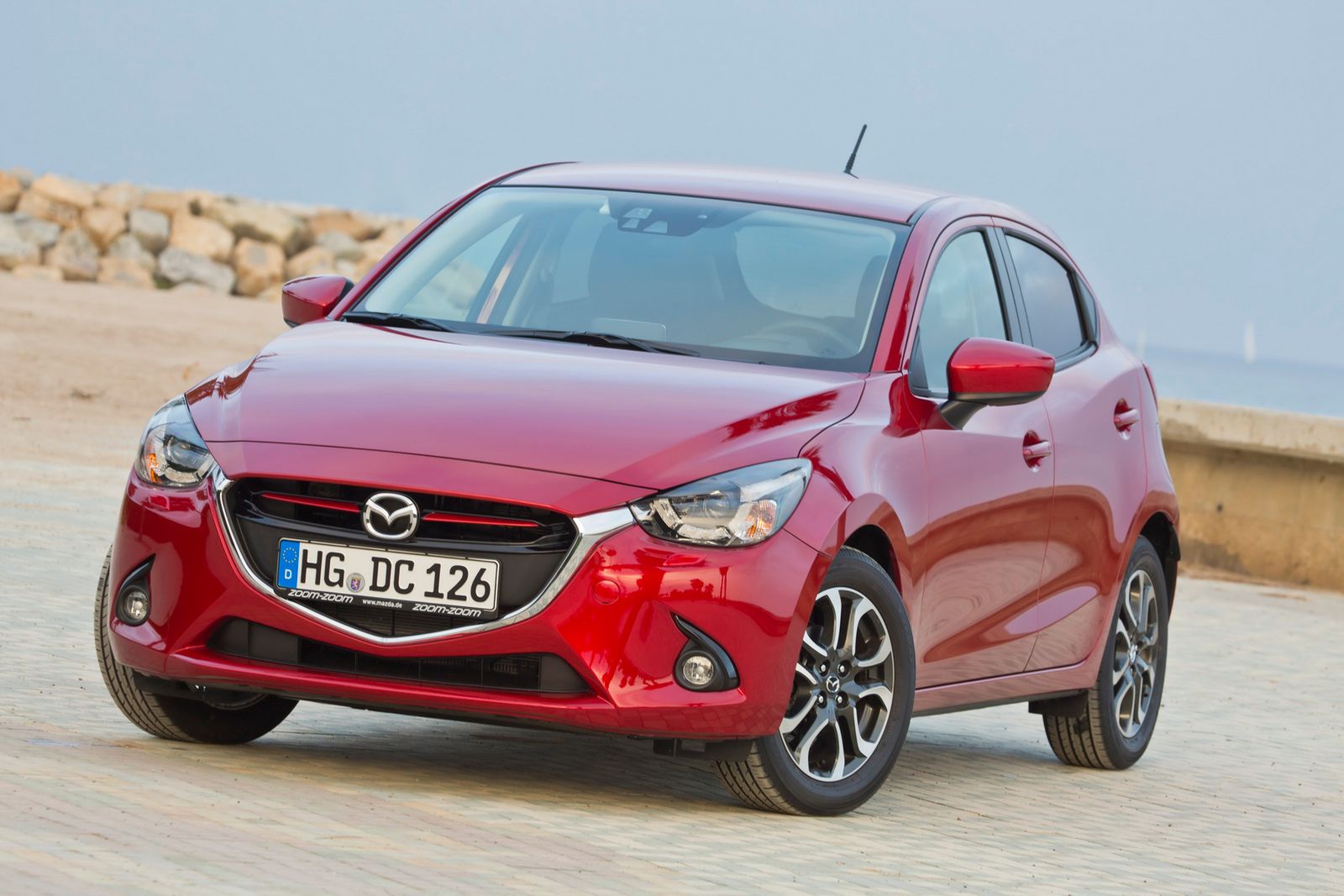 Europejska Mazda 2 – obszerna galeria zdjęć 11