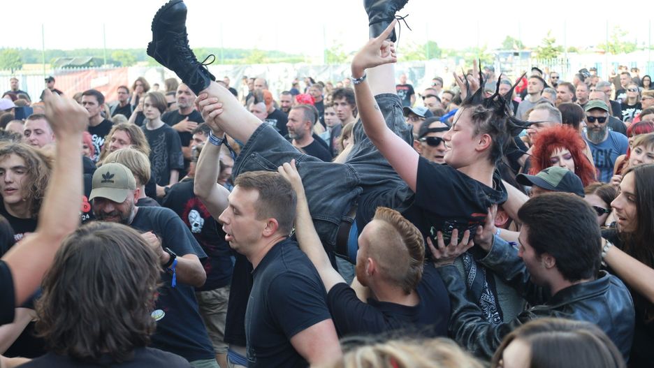 Tak bawicie się podczas piątkowych koncertów Festiwal Jarocin 2025