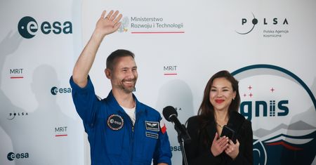 "To niesamowita duma". Polski astronauta wylądował w Polsce
