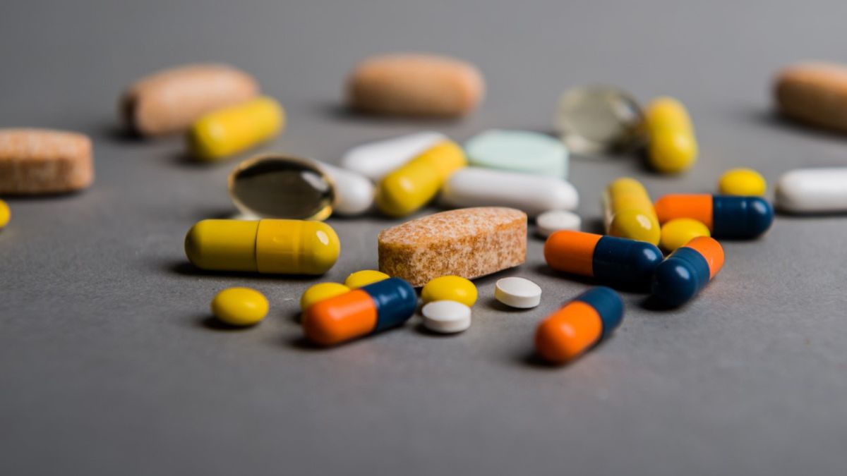 Fluwoksamina jest substancją i lekiem, który należy do grupy selektywnych inhibitorów wychwytu zwrotnego serotoniny.