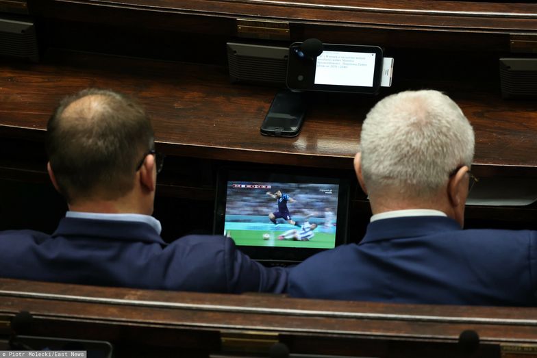 Sejm "wietrzy magazyny". Posłowie za bezcen mogą kupić markowy sprzęt
