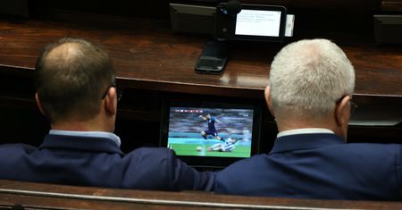 Sejm "wietrzy magazyny". Posłowie za bezcen mogą kupić markowy sprzęt