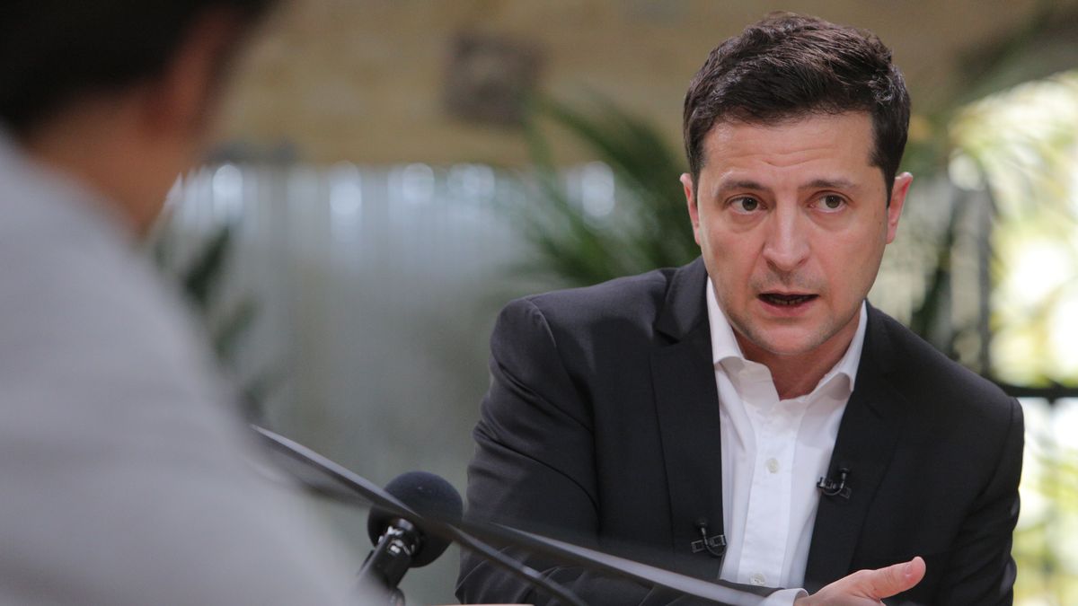 President Volodymyr Zelensky talks to journalists during the whole day long meeting in Kyiv, Ukraine, October 10, 2019. President of Ukraine Volodymyr Zelensky has a meeting with media called press marathon at Kyiv Food Market food cort.  (Photo by Sergii Kharchenko/NurPhoto via Getty Images)