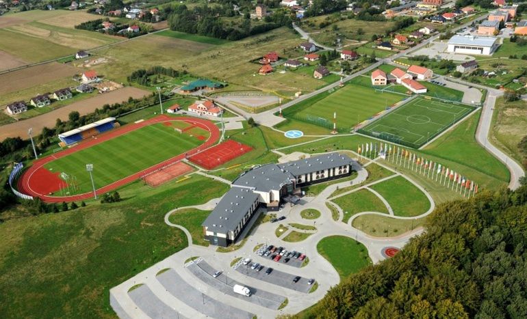 Stadion i hotel w Gniewinie
