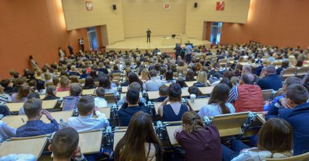 Afera wizowa na uczelniach. "100 proc. studentów z zagranicy"