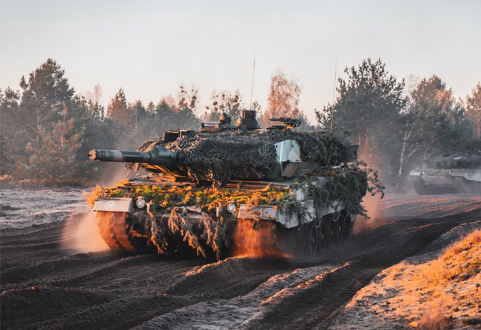 Manewry brygady Abramsów pod ostrzałem krytyki. Brak osłon antydronowych, "odegranie samobójstwa"