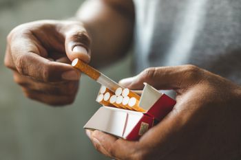Bruksela planuje podwyżkę akcyzy na papierosy. Niemcy mówią o szoku cenowym