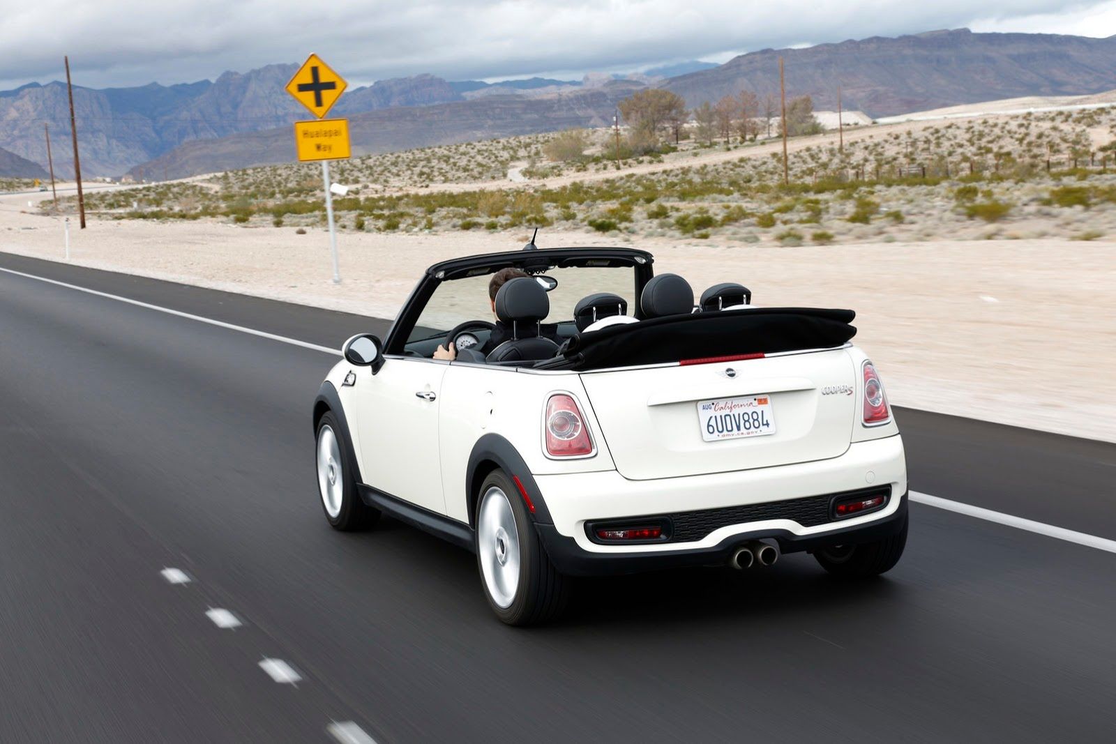 Galeria Mini jako celebracja sprzedaży półmilionowego egzemplarza w USA 244