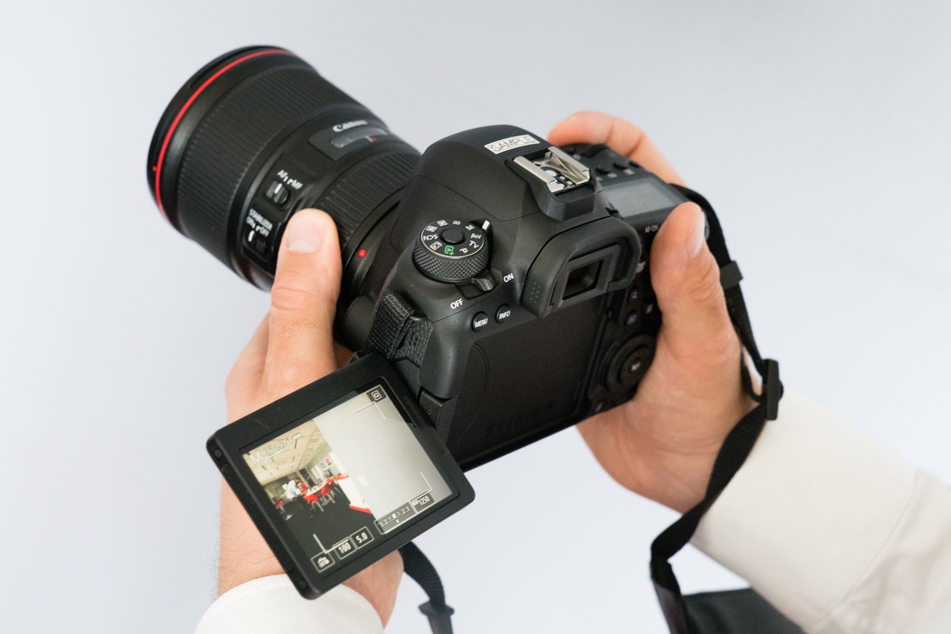 Canon EOS 6D Mark II - budżetowa pełna klatka powraca. Pierwsze wrażenia 22
