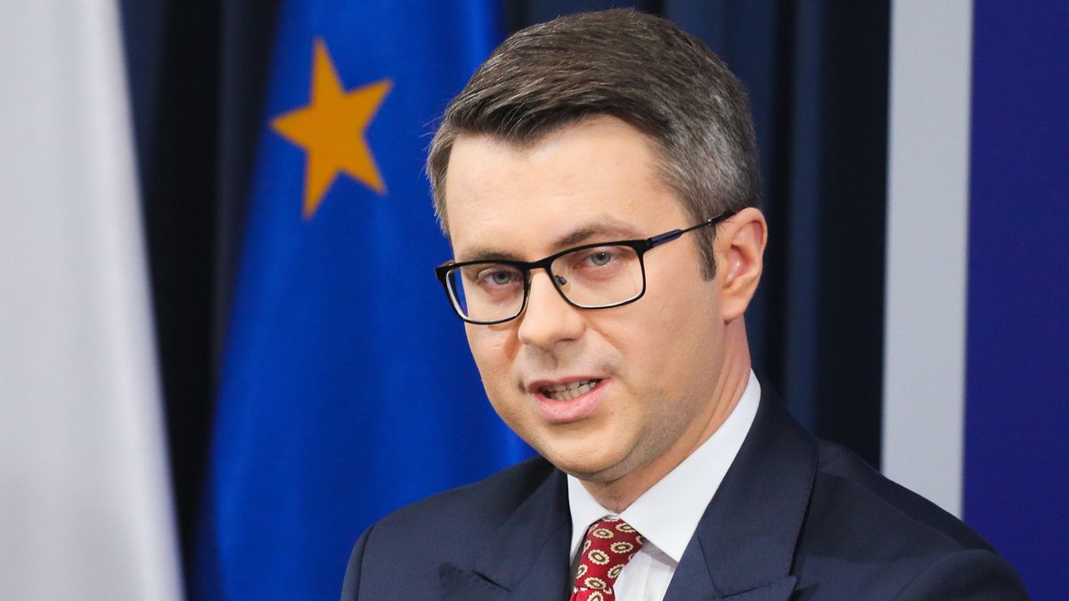  Blisko 550 tysięcy podatników PIT rozliczyło się drogą elektroniczną pierwszego dnia - podał rzecznik rządu Piotr Müller