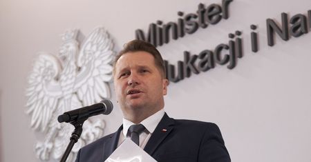 Nauczanie zdalne i ogromne zmiany w szkołach. Przemysław Czarnek mówi o lekturach