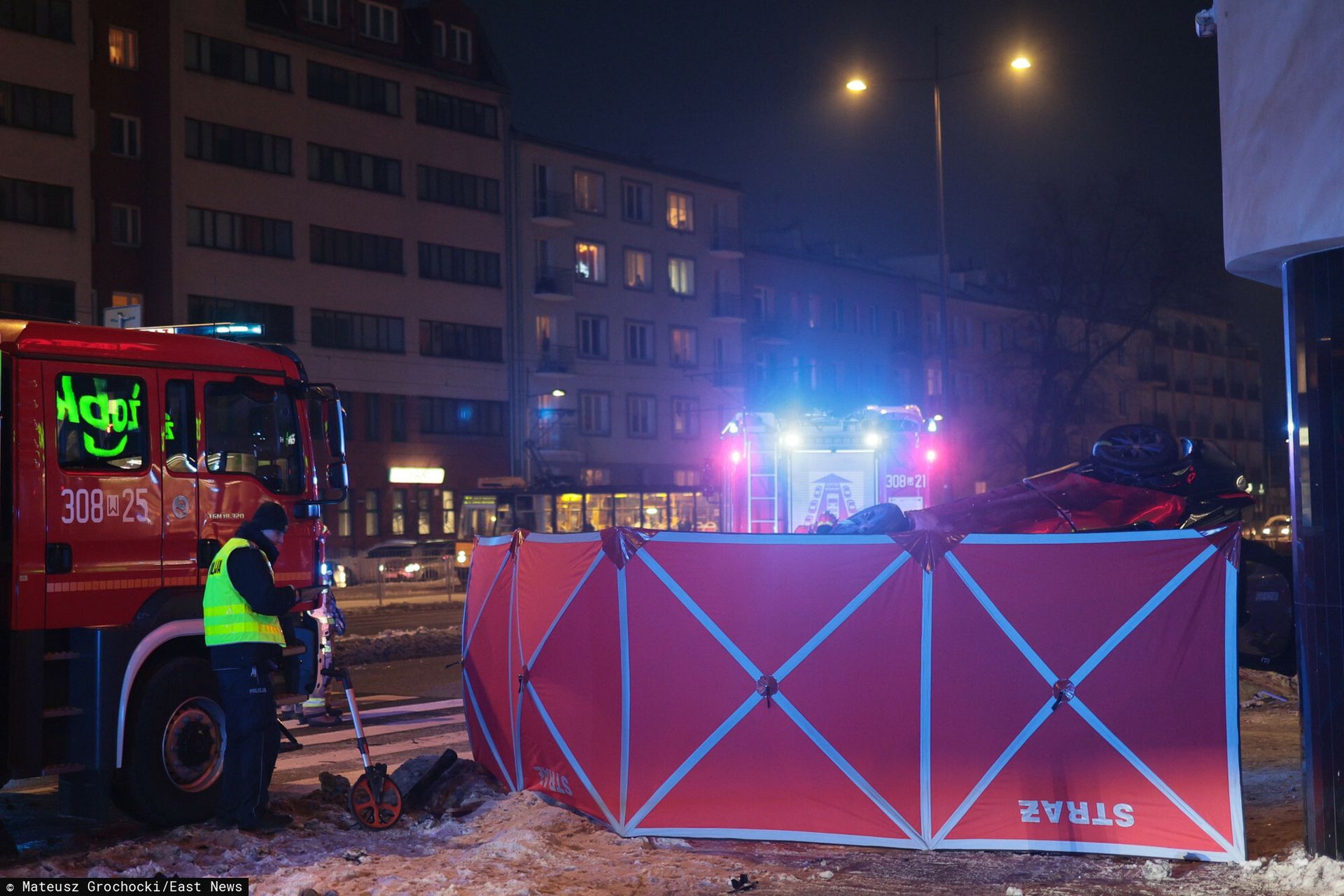 wiadomości,aktualności,WP Wiadomości Poważny wypadek w Warszawie. Auto uderzyło w pieszych
