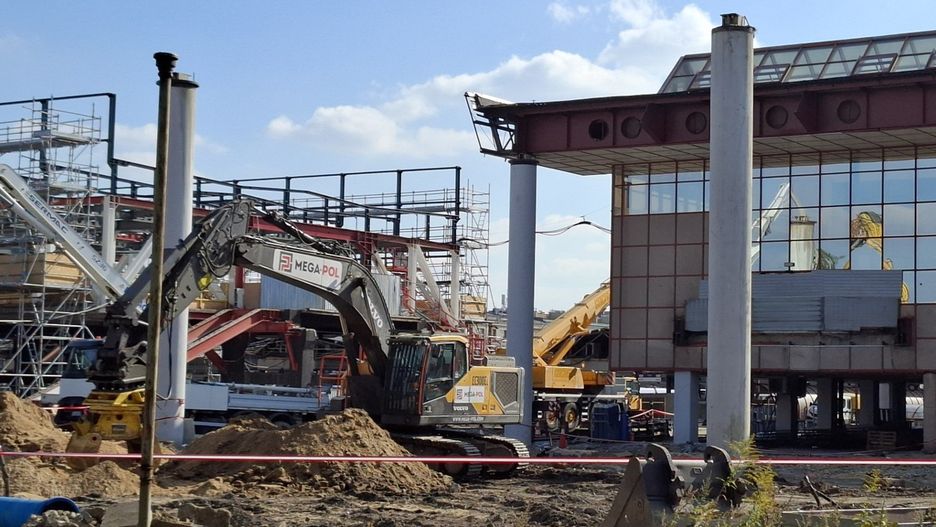 Wyburzanie dworca PKP Częstochowa Osobowa w październiku 2025 roku