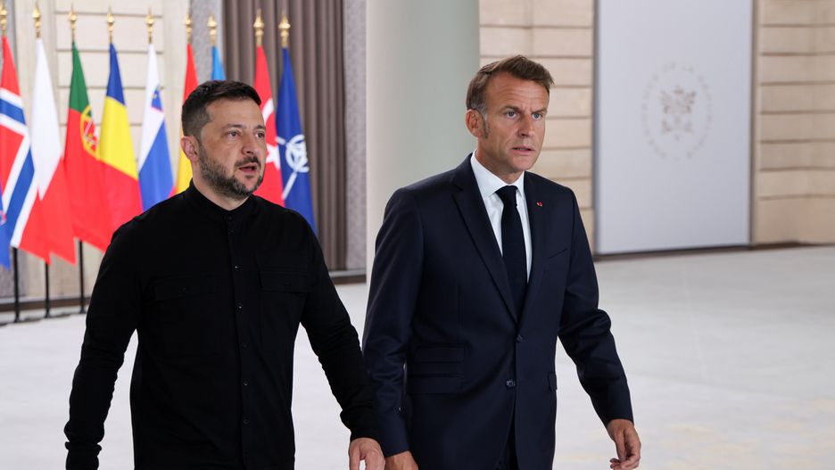 Wołodymyr Zełenski i Emmanuel Macron
