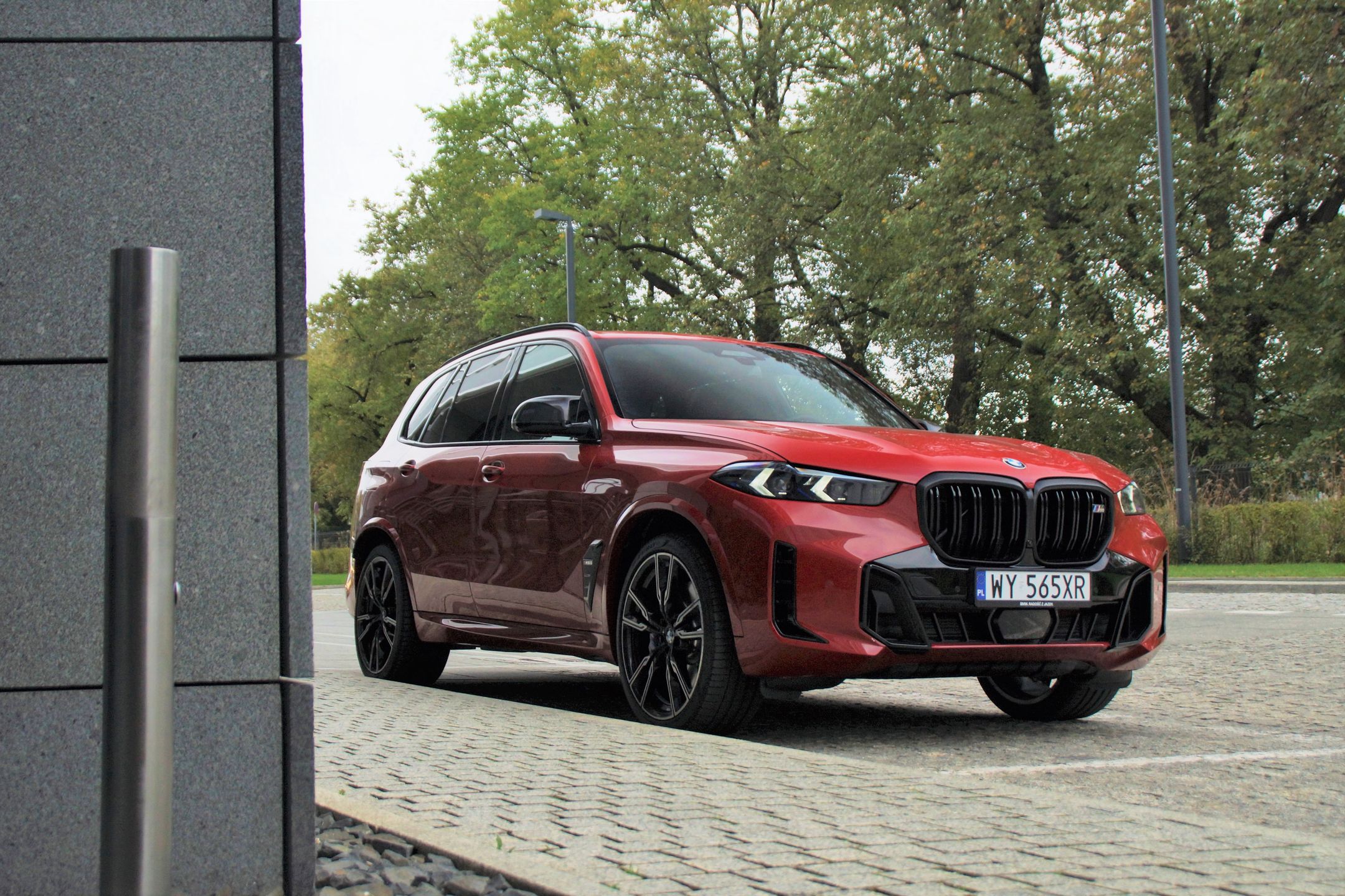 BMW X5 M60i