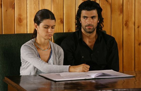 „Grzech Fatmagül” miał o 280 tys. mniej widzów, niż „Tysiąc i jedna noc”. 3,5 mln zł z reklam