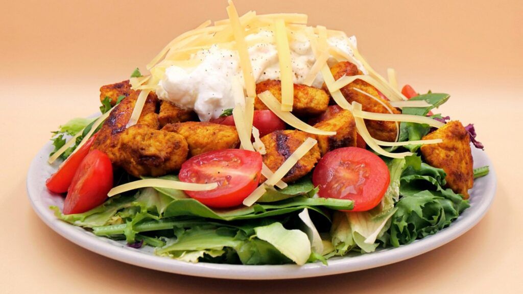 salatka cezar z indykiem 8