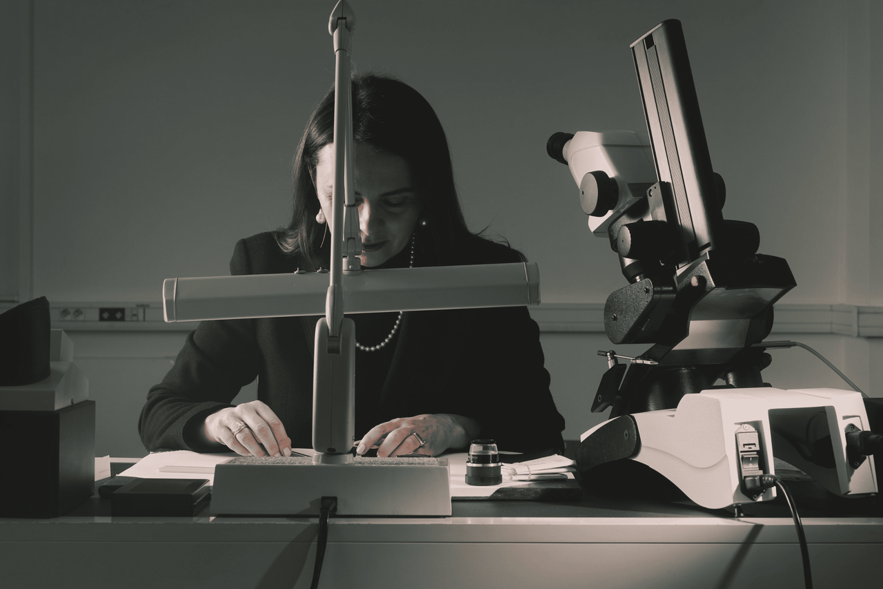 Diament naturalny czy laboratoryjny – czym naprawdę różni się ten wybór?