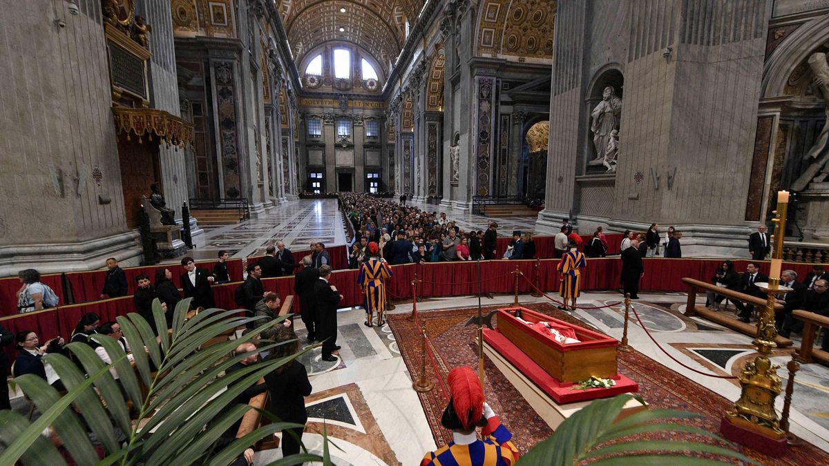 Trumna papieża Franciszka w Bazylice św. Piotra