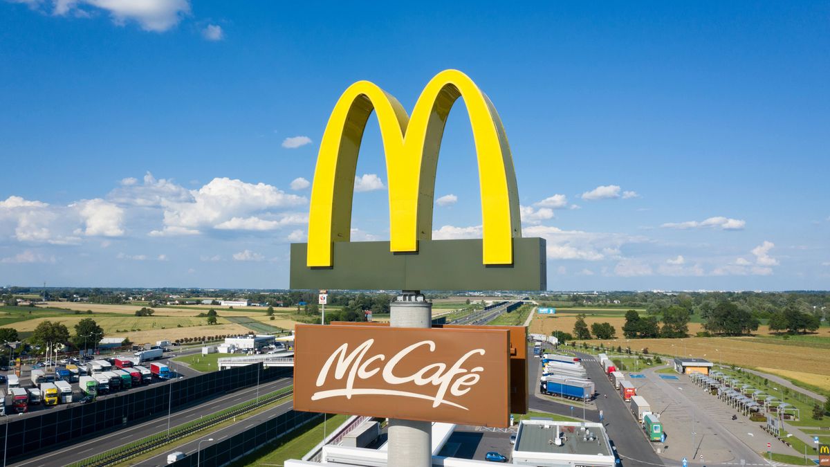 logo McCafe
Leszek Szyma�ski
A2, autostrada, ilustracja, ilustracje, logo, McCafe, Mcdonald's, restauracja, Stacja paliw