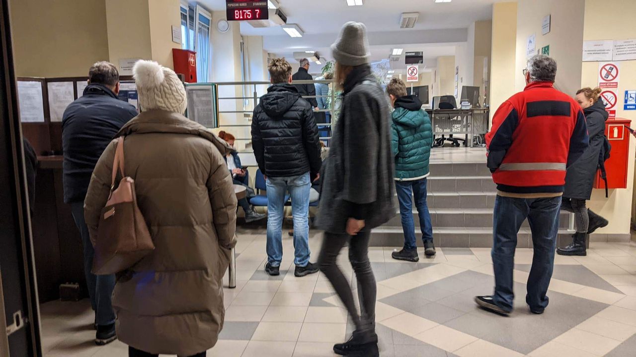 Znów kolejki po paszporty. "Czekałabym dokładnie 4,5 godziny"