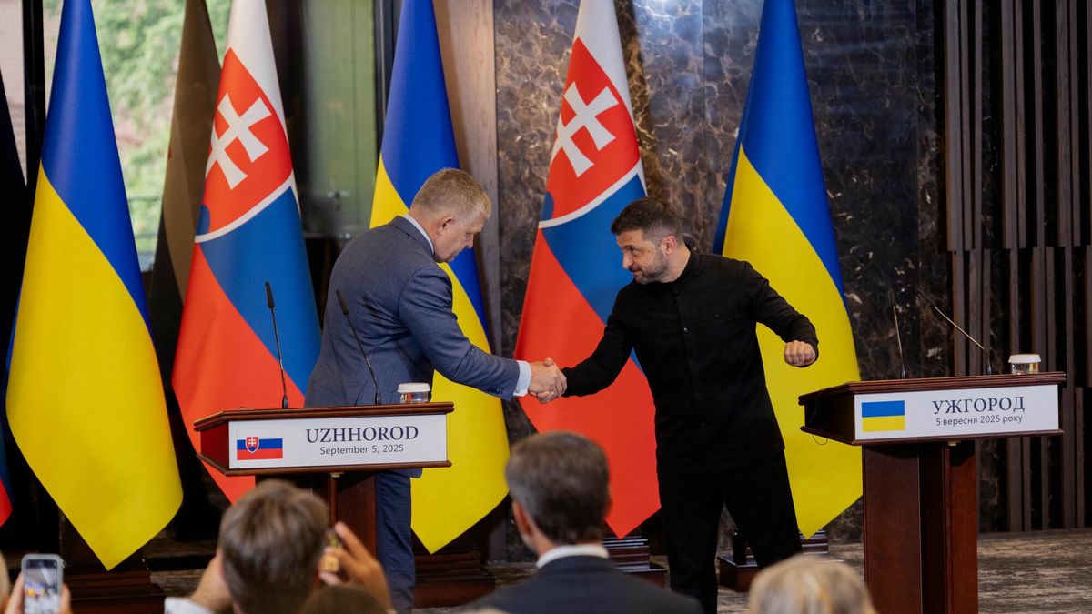 Fico spotka się z Zełenskim? Chodzi o rurociąg Przyjaźń (na zdjęciu: spotkanie Fico i Zełenskiego w Użhorodzie)