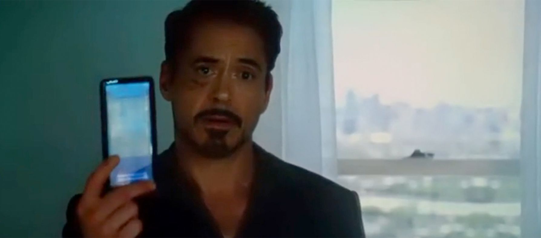 Przezroczysty smartfon rodem z filmów o Iron Manie wkrótce trafi do sprzedaży? 3