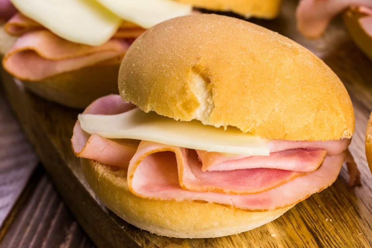 Can consuming cold cuts be harmful?