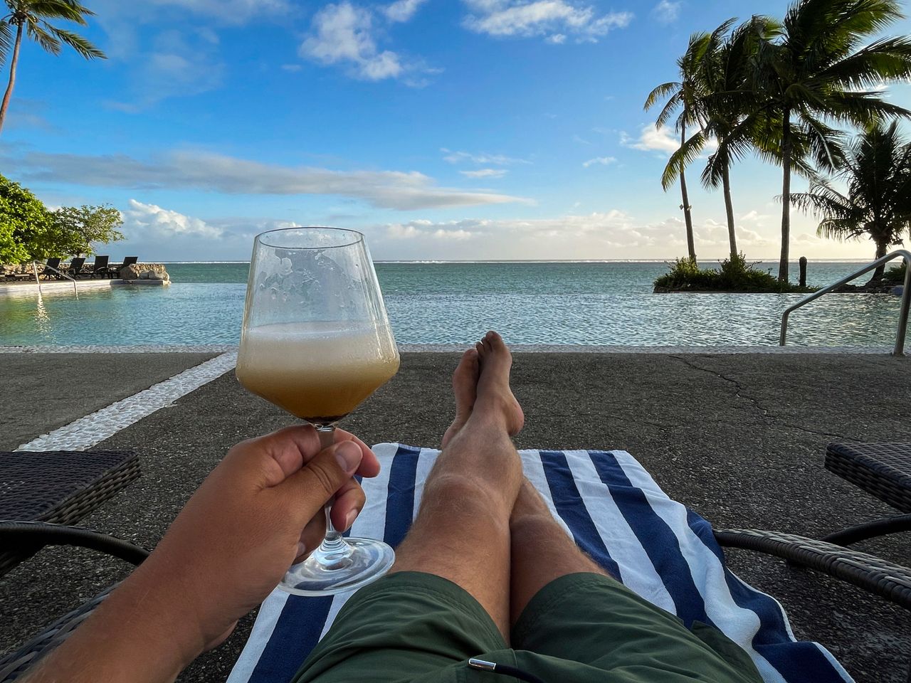 Hotel cocktails send tourists to Fiji hospital in mystery scare