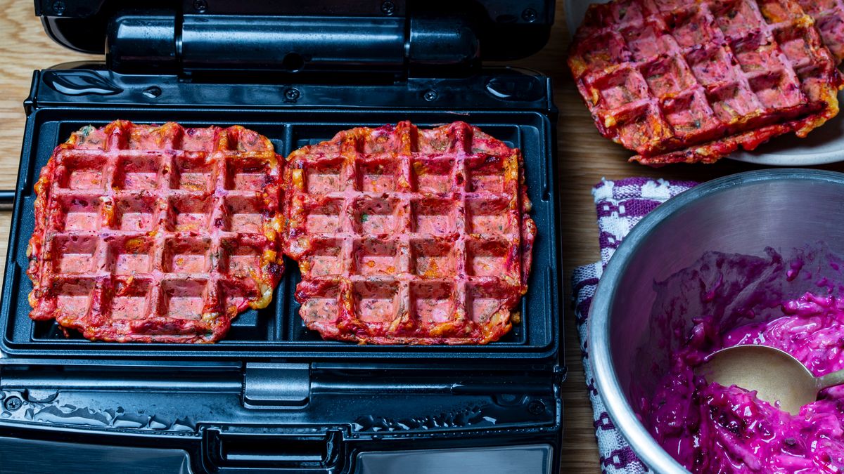 Gofry z czerwonej kapusty zachwycają smakiem