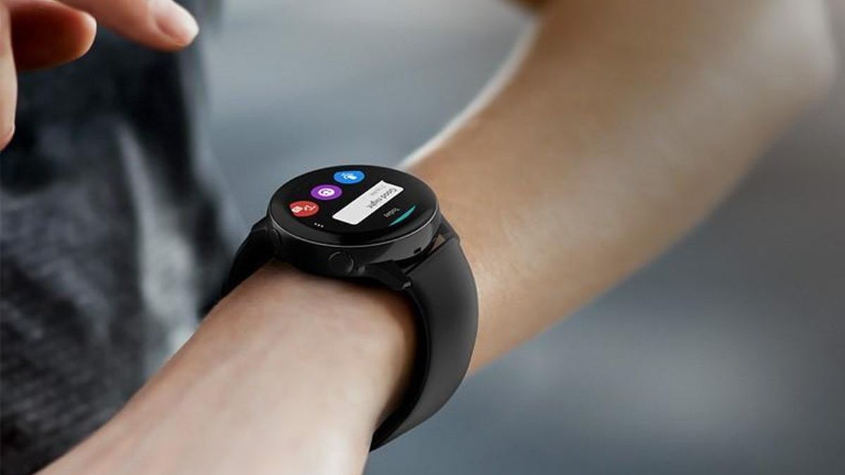 OnePlus Watch na zdjęciu promocyjnym. Wygląda znajomo 1