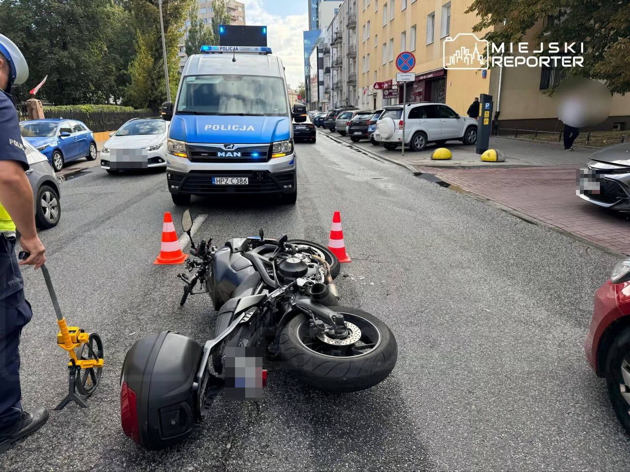 Warszawa: Zderzenie motocyklisty z autem osobowym na Mokotowie