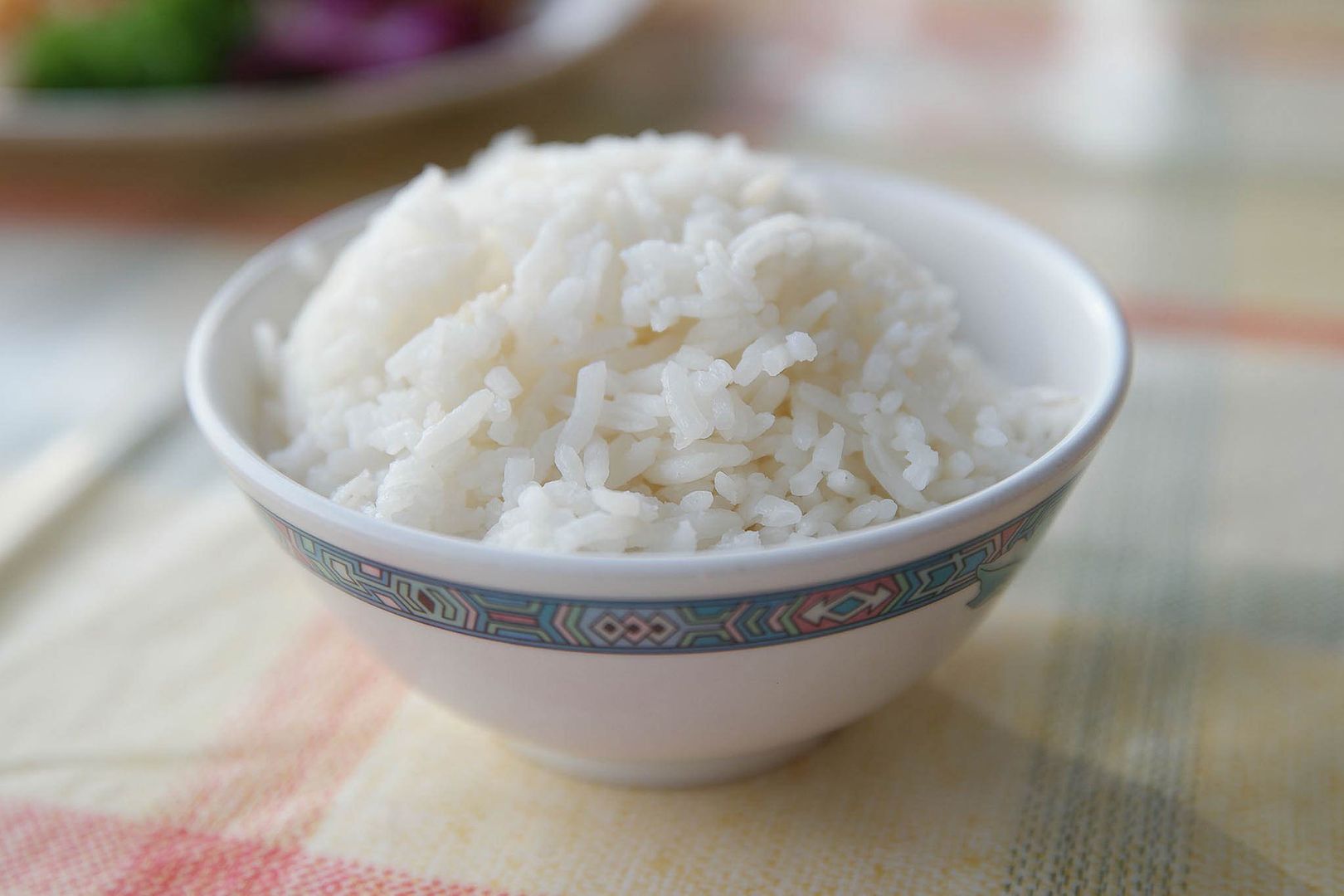 Genialny trik na podgrzanie ryżu. Dzięki niemu nie będzie klejący i nieapetyczny