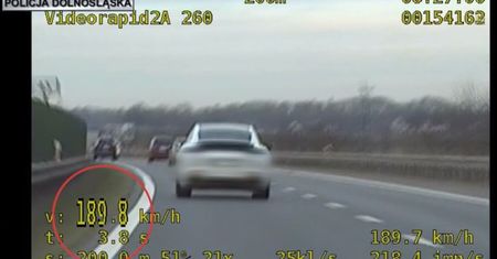 Zatrzymali kierowcę porsche. Kwota mandatu to jeszcze nie wszystko
