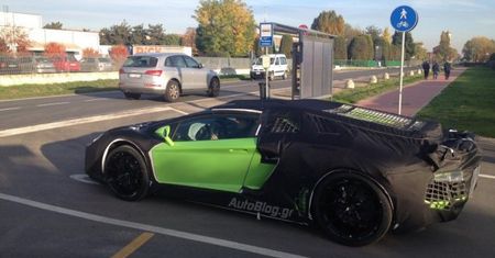 Lamborghini Aventador Roadster sfotografowane tuż przed premierą